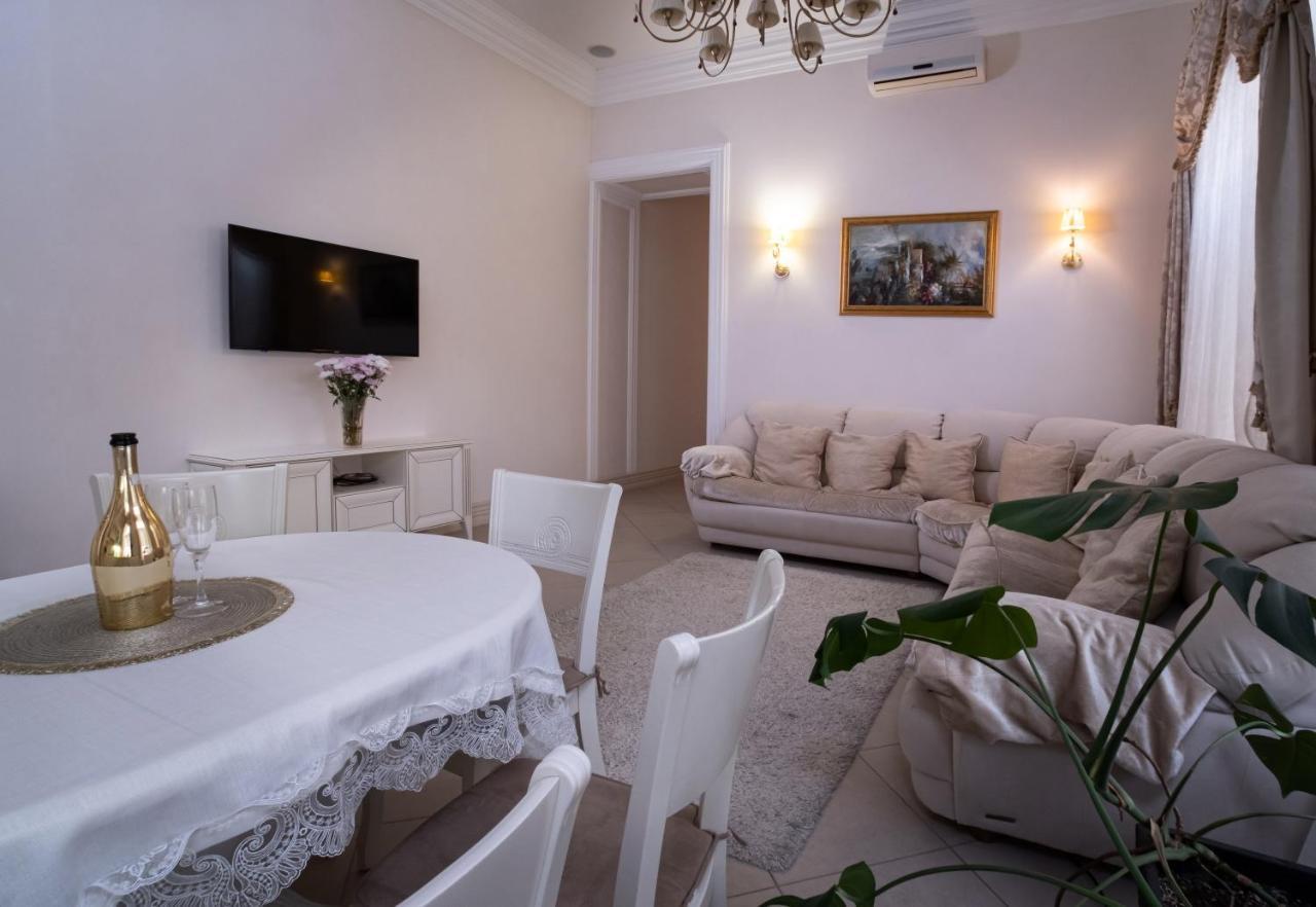 Bel Apartments โอเดสซา ภายนอก รูปภาพ